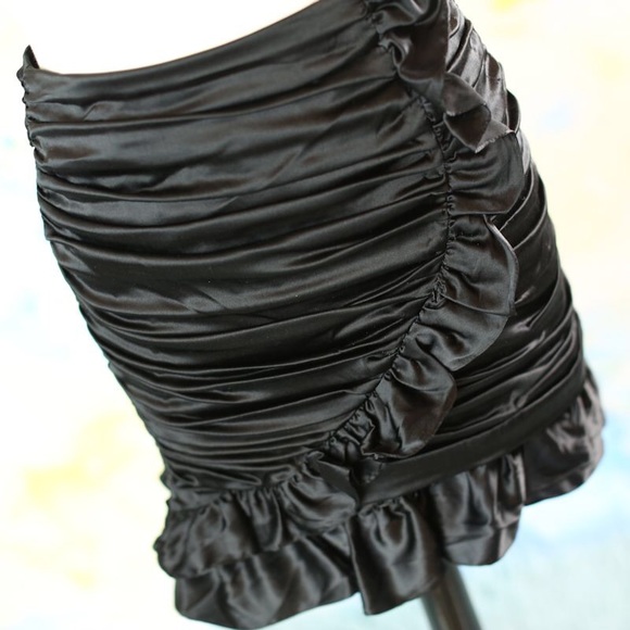 Betsey Johnson ruched ruffle skirt