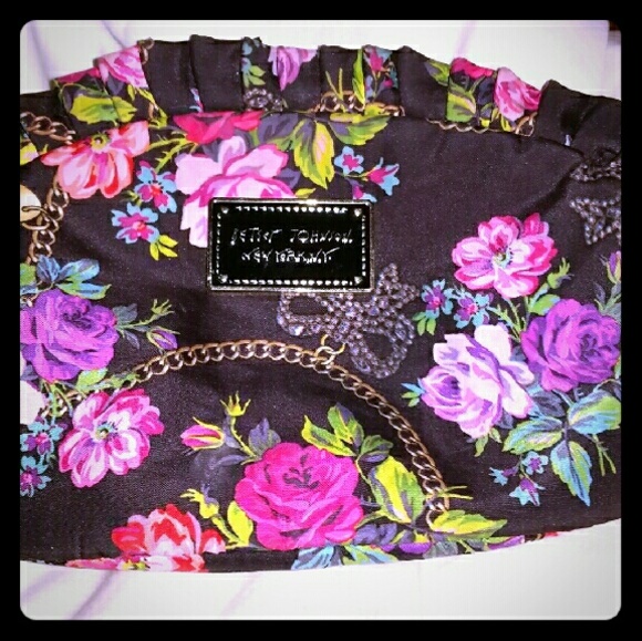 LIKE NEW!! Betsey Johnson Makeup Bag.