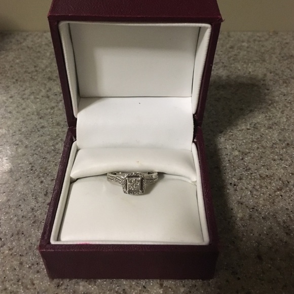 Helzberg Diamond Ring