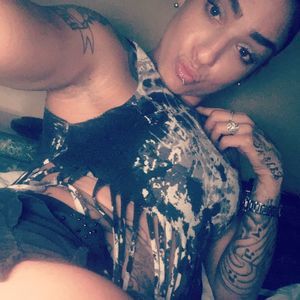 Meet your Posher, Yesenia