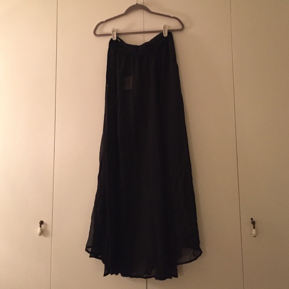 Black Sarong - perfect for the beach