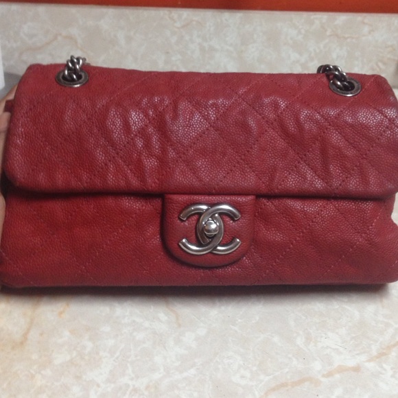 Small Chanel cross body bag