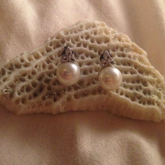 Real pearl earrings