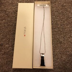 Elegant black pendant necklace