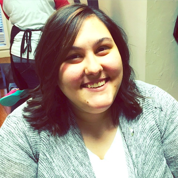 Meet your Posher, Kayla