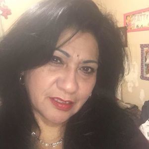 Meet your Posher, Paola