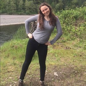 Meet your Posher, Elise