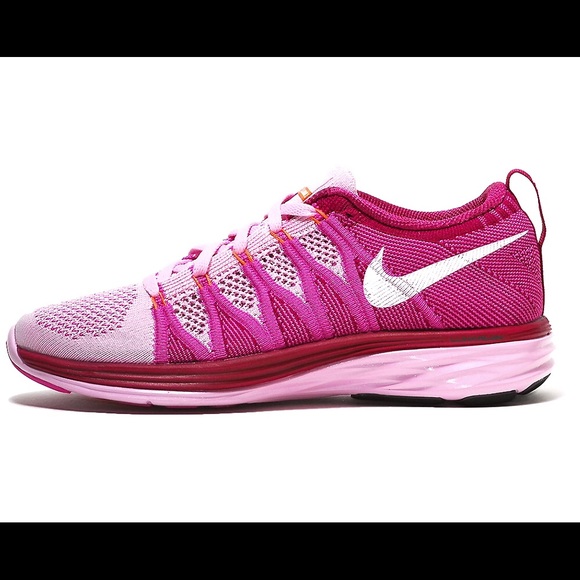 Pink Nike flyknit lunar 2