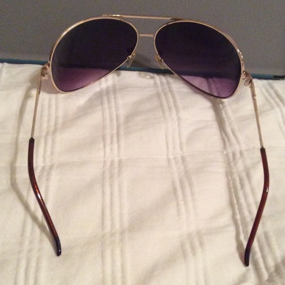 Sunglasses - Picture 2 of 4