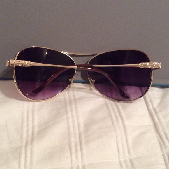Sunglasses - Picture 3 of 4