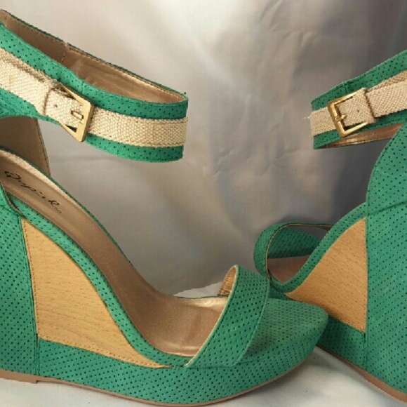 Women's Sea Green & Khaki Wedges US 8