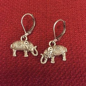 Adorable huggie elephant earnings