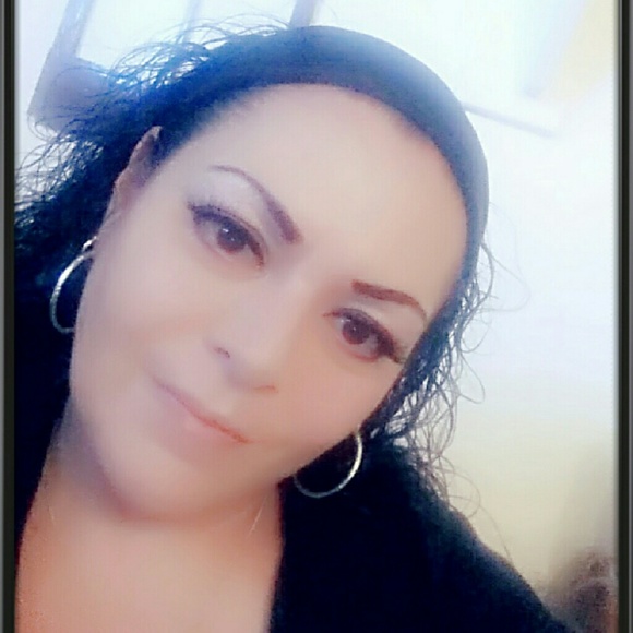 Meet your Posher, Gina