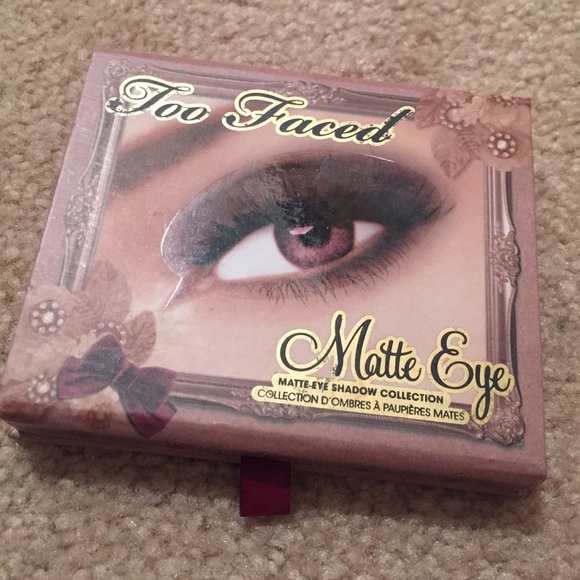 Too faced matte eye shadow palette