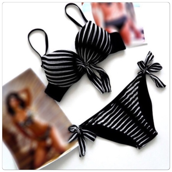Other - Last One🎉HP🎉 Sexy Striped & Push-Up Swimsuit Set