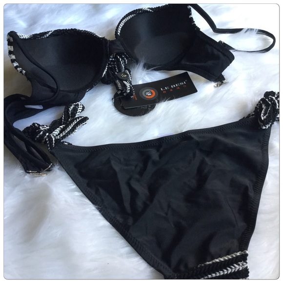 Last One🎉HP🎉 Sexy Striped & Push-Up Swimsuit Set - Picture 3 of 4