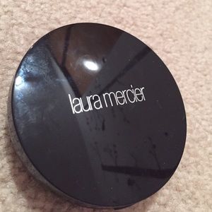 Laura mercier smooth finish foundation powder