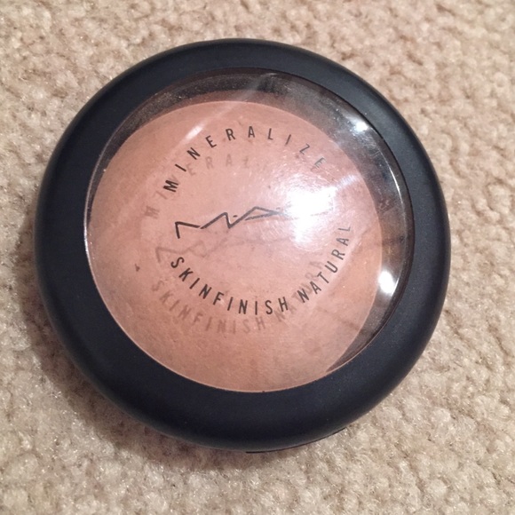 Mac mineralize skin finish natural