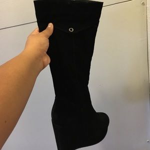 Beatiful black mid calf boot