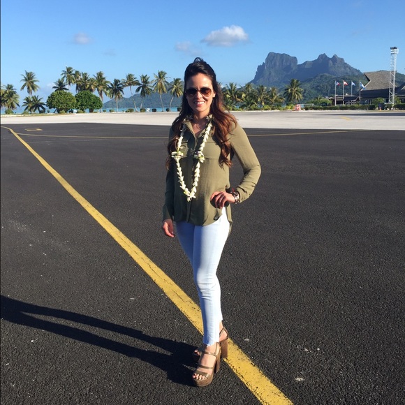 Meet your Posher! - Picture 3 of 4