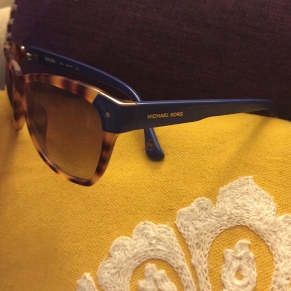 Michael Kors Sunglasses - Picture 2 of 4