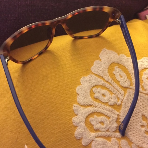 Michael Kors Sunglasses - Picture 4 of 4