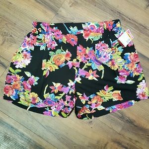 🆕Hawaiin print shorts! Final price