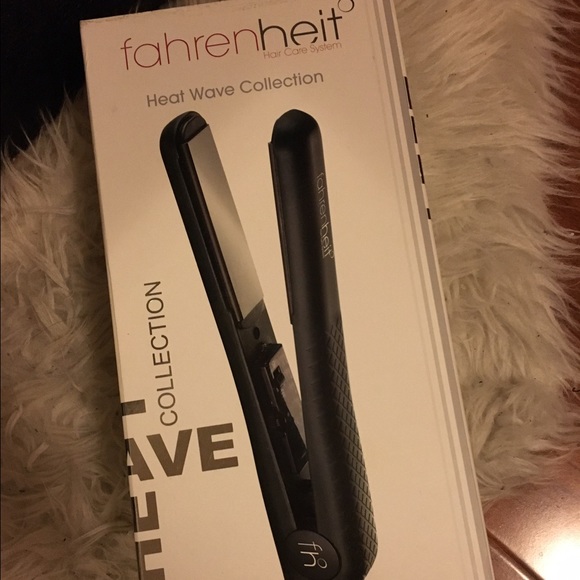 Fahrenheit 1 1/4" hair straightener