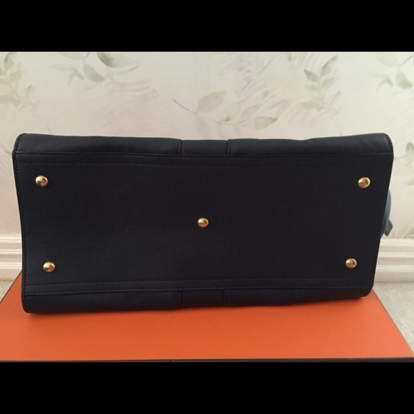 Saint Laurent Y Cabas Bag - Picture 2 of 4