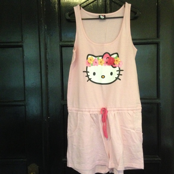 Hello kitty😸one piece short onesie - Picture 1 of 1