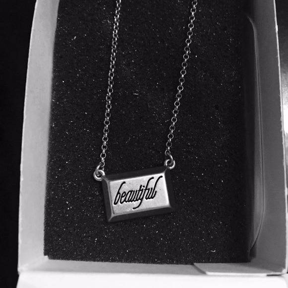 NIB Lia Sophia Beautiful Silver Necklace - Picture 4 of 5