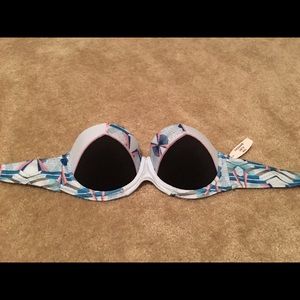 Victoria's Secret 34D push-up bikini top NWT
