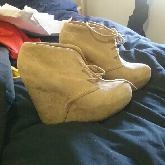 Nude suede shoes
