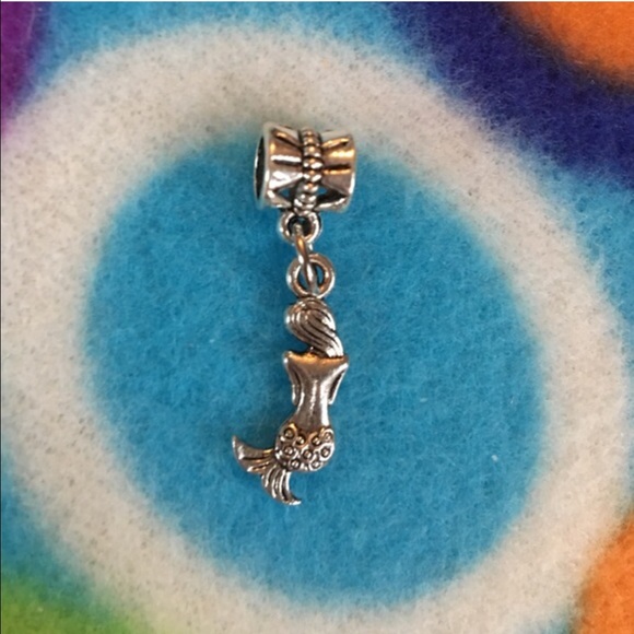Mermaid Charm - Picture 2 of 4