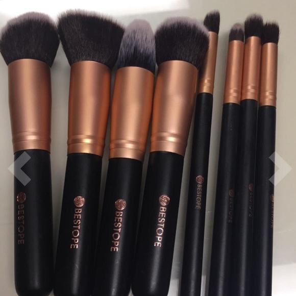 🎉🔥NEW Rose Gold Kabuki Brush Set😍