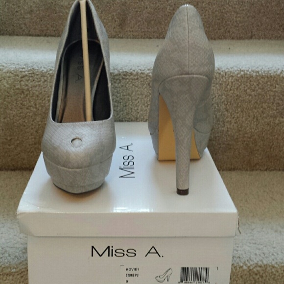 Miss A Shoes - NWT  Miss A KOVIE1 shoes sz 9