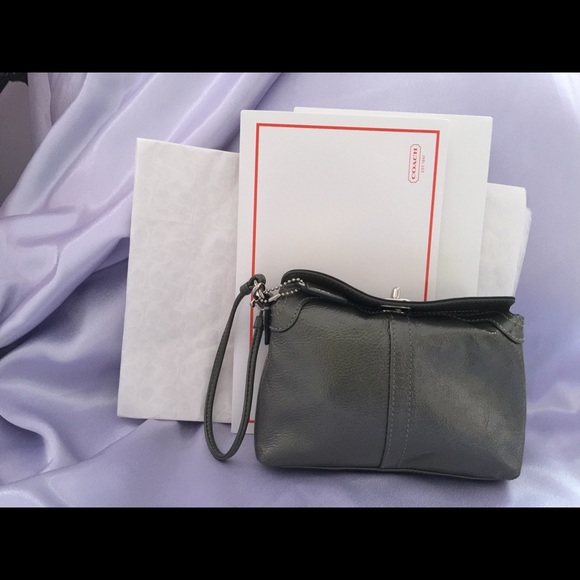 NEW coach wristlet ! NO tags