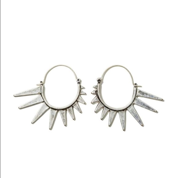 -NASTYGAL SUNBURST EARRINGS-