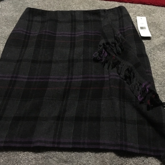Ralph Lauren Dresses & Skirts - NWT Ralph Lauren skirt total length 21 inches