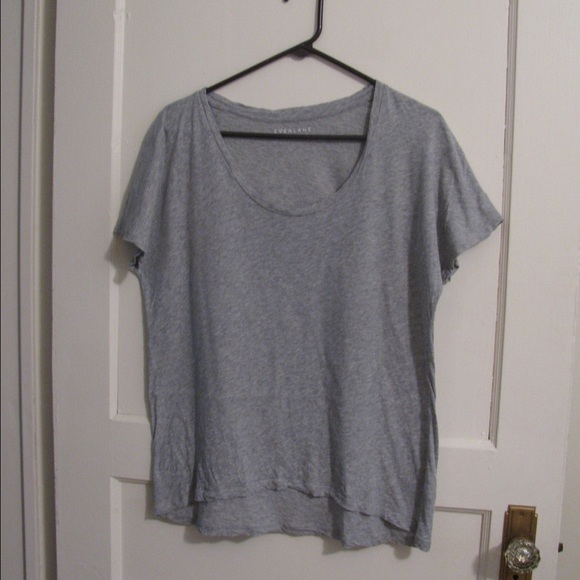 Everlane U neck tee size S