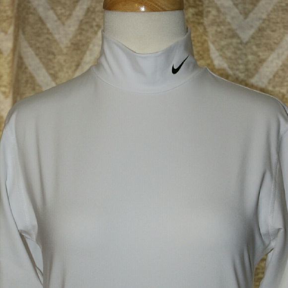 Never worn Nike Dry Fit long sleeve