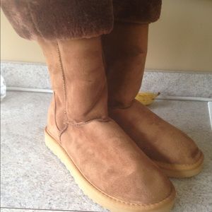Ugg boots size 8