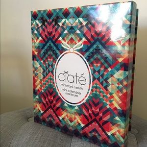 Ciate Mini Mani Month: 24 nail polishes & caviars