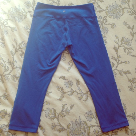 Lululemon Reversible Wunder Under Crop, 8
