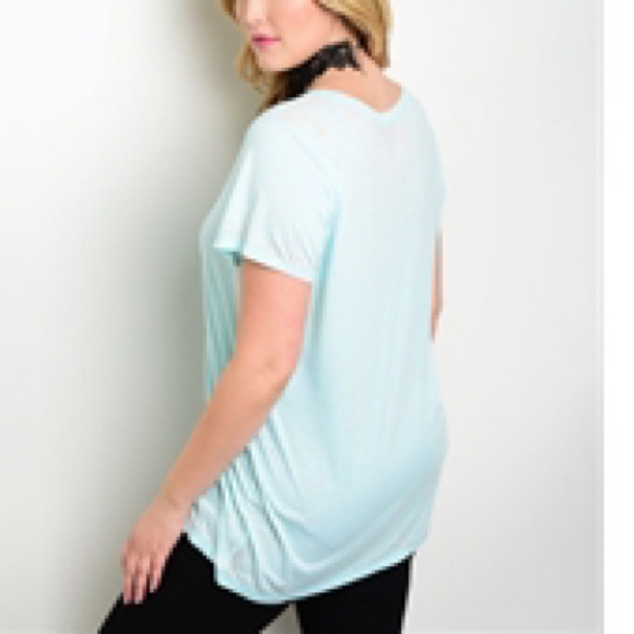 ✳️CLEARANCE ✳️Torrid Graphic Tee - Picture 2 of 4