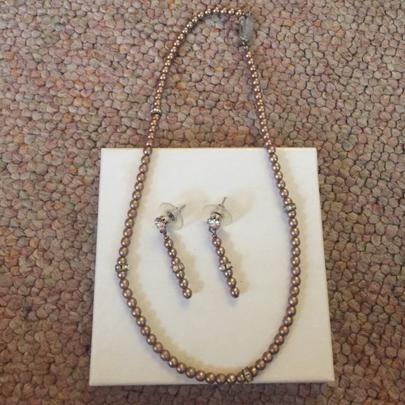 Pearl necklace and earring set