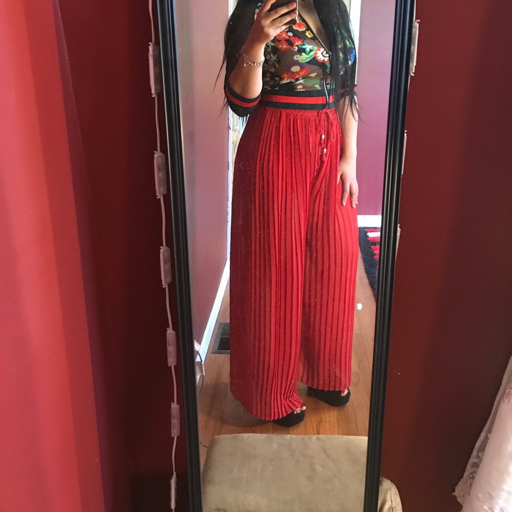 Red pleated chiffon pants. Clearance - Picture 2 of 8