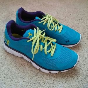 Ladies Under Armour 8.5