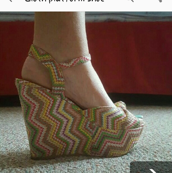 Colorful canvas platforms