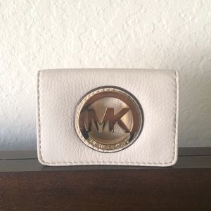Michael kors vanilla cardholder.